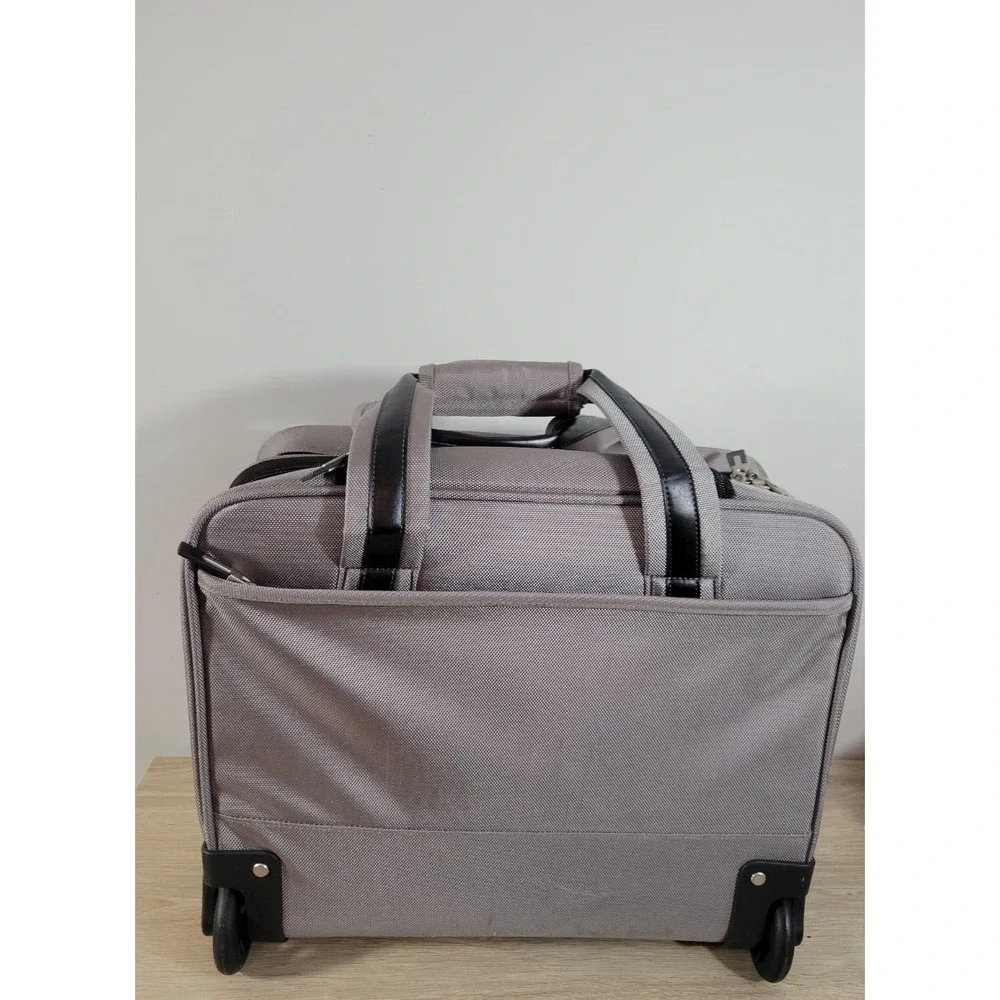 Sharper Image Rolling Carry On Suitcase‎ with Handle- Gray